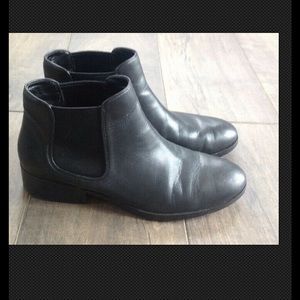 COLE HAAN LANDSMAN  CHELSEA ANKLE BOOTS 10.5